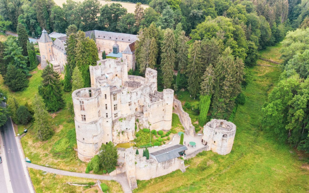 zamek beaufort w luksemburgu
